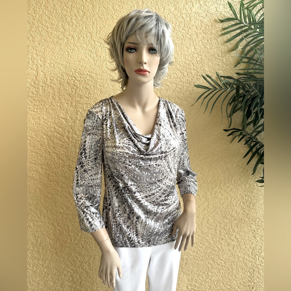 Draper’s & Damon’s gray/silver metallic top